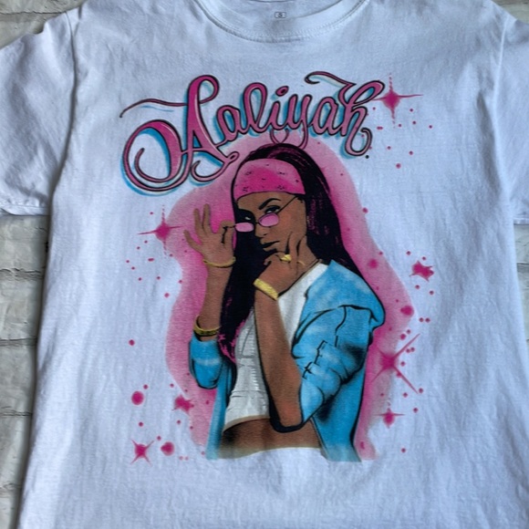 Aaliyah Airbrush Style Tee - Picture 2 of 6